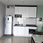 Aparthotel Base *