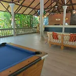 Let's Hyde & - Pool Hotel 4*