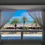 Genie's - Boutique & Lounge