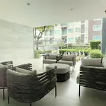 芭提雅fnb 无边泳池 Apartment