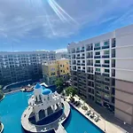 Arcadia Beach Continen