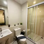 Location With Swimming Pool, Gym, Sauna, Washing Mashine, Fast Internet In Of อพาร์ทเม้น