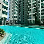 อพาร์ทเม้น Location With Swimming Pool, Gym, Sauna, Washing Mashine, Fast Internet In Of *