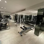 Location With Swimming Pool, Gym, Sauna, Washing Mashine, Fast Internet In Of อพาร์ทเม้น