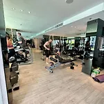 อพาร์ทเม้น Location With Swimming Pool, Gym, Sauna, Washing Mashine, Fast Internet In Of