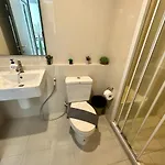 Location With Swimming Pool, Gym, Sauna, Washing Mashine, Fast Internet In Of อพาร์ทเม้น