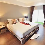 Hotel The Tamnan & 4*