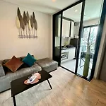 อพาร์ทเม้น Location With Swimming Pool, Gym, Sauna, Washing Mashine, Fast Internet In Of