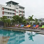 โรงแรม The Seasons 3*
