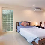 Villa Waree With Pool
