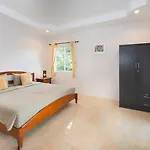 Villa Waree With Pool