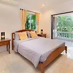 Villa Waree With Pool