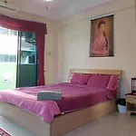 Billabong Hotel 2*