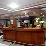 Kingfisher House And Bar