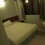 Kingfisher House And Bar Guest house
