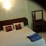 Kingfisher House And Bar Guest house 3*