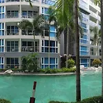 Centara Avenue 2 Bedrooms Pool View อพาร์ทเม้น *