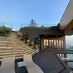 Edge Seaside Luxury Stylish Steps Away From อพาร์ทเม้น
