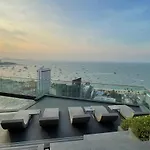 Edge Seaside Luxury Stylish Steps Away From อพาร์ทเม้น Pattaya