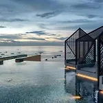 Edge Seaside Luxury Stylish Steps Away From อพาร์ทเม้น *