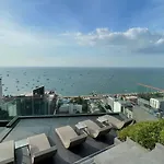 Edge Seaside Luxury Stylish Steps Away From * Pattaya