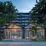 U Jomtien โรงแรม *