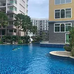 High Floor Arcadia: Pool View Near Walking Street Apartment