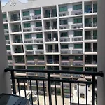 High Floor Pool View Near Walking Street Arcadia 高楼层泳池景 高速网络 智能电视 อพาร์ทเม้น Pattaya