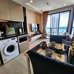 อพาร์ทเม้น Luxury With Sea View.