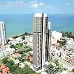 อพาร์ทเม้น Luxury With Sea View. *