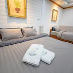Halo Sea Koh Larn 3*