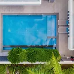 Hollywood Luxury Poolvilla Walking Street 4 Bedrooms *