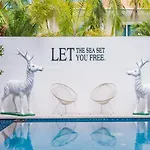 Hollywood Luxury Poolvilla Walking Street 4 Bedrooms *