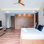 Hollywood Luxury Poolvilla Walking Street 4 Bedrooms วิลล่า *