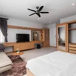 Pattaya Lagoon 5 Bedroom Pool Villa