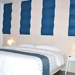 Flipper Lodge Hotel