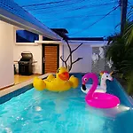 Aqua - Pool - Kitchen - Bbq - Smart Tv Hotel Pattaya