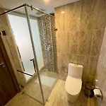 Large Deluxe Grand Avenue Apartment