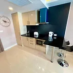 Apartment Large Deluxe Grand Avenue
