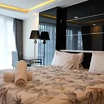 Grand Avenue Condo By Nan