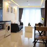 Grand Avenue Condo By Nan