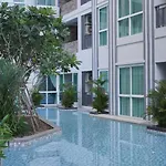 โรงแรม Deco North