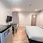 โรงแรม Aree House Poshtel