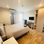 โรงแรม Aree House Poshtel