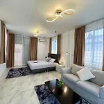Luxury Villa With Massage Pool In Downtown Pattaya, Walking Street