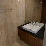 Grand Avenue - Luxury - 2 Bedroom 2 Baths - Pool-view อพาร์ทเม้น