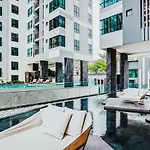 Location In Pattaya, Sky Pool & Infinity Edge *