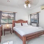 Deluxe 3 Bedrooms With Fancy Pool In Downtown Pattaya