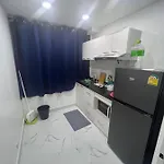โรงแรม Pattaya Beach Condo *