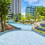 Unixx By Chris Apartment